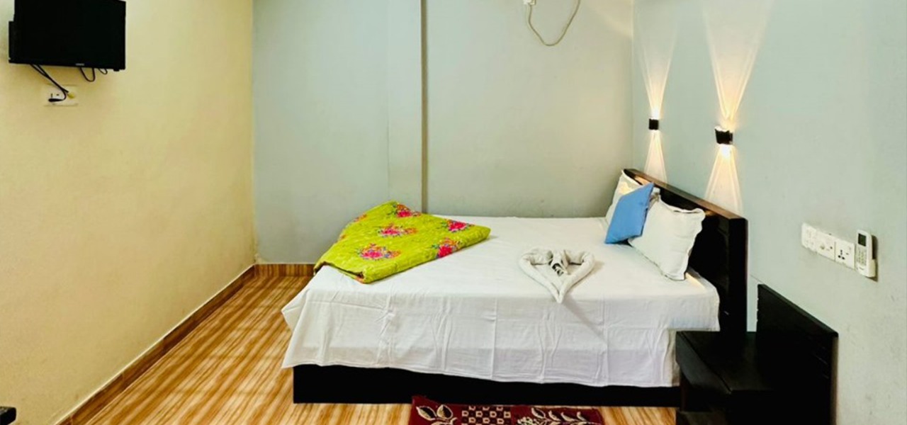 REGULAR COUPLE NON SEA VIEW [HATIA]